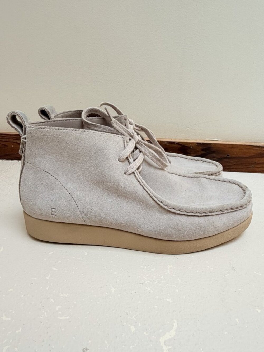 Everlane Mac Toe Suede Chukka Boots Size 8.5 Beige Gray Women Travel Vacation